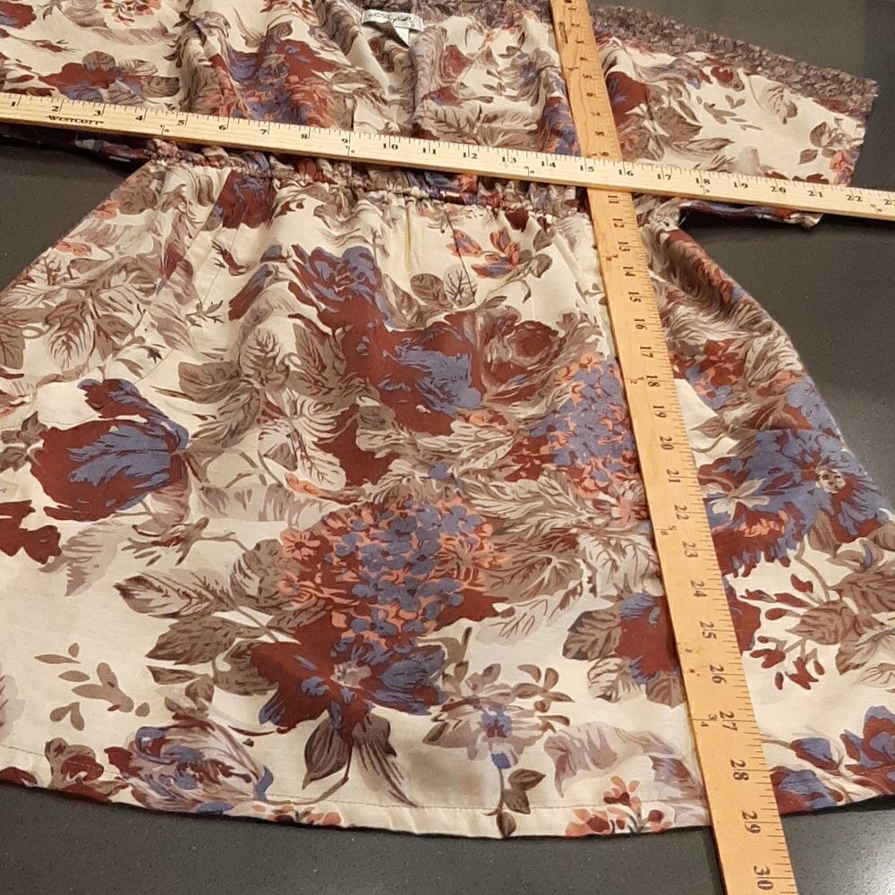 Ultra Pink Floral Top with Lace and Huge Pockets - Picture 7 of 10